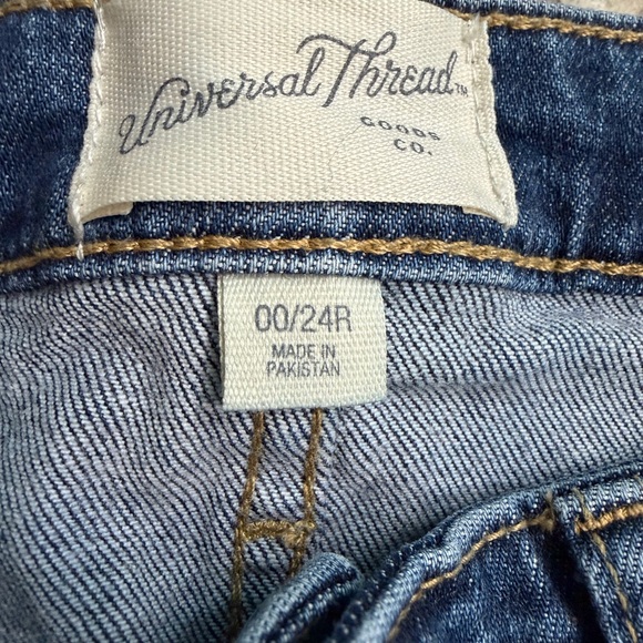 Universal Thread Women’s Dark Blue High Rise Straight Jeans Size 00/24R - Picture 4 of 6